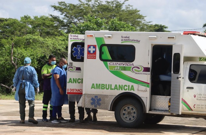 Fuerza Aérea Colombiana traslada a un paciente con síntomas de tuberculosis desde la Alta Guajira a Riohacha