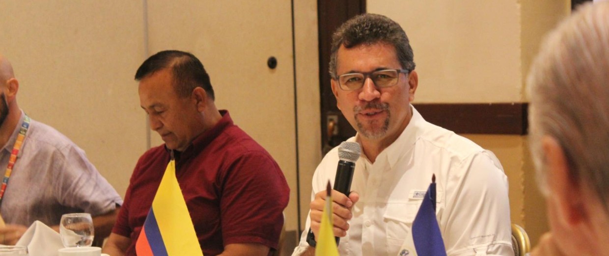 Corte absuelve al embajador León Fredy Muñoz en caso de narcotráfico