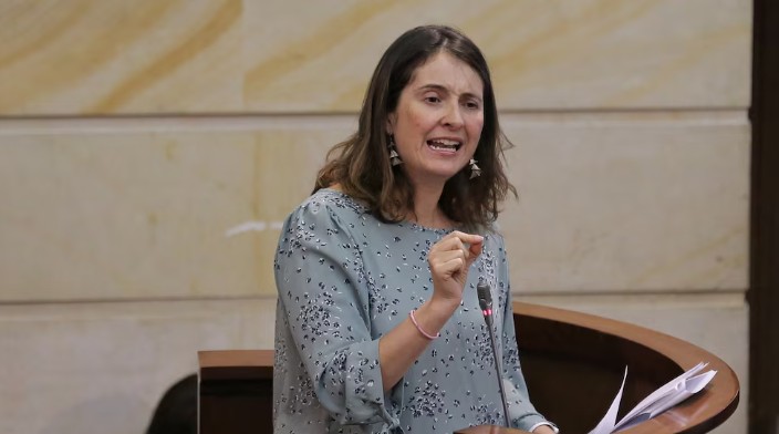 Paloma Valencia acusa al Gobierno de buscar mayoría en la Corte Constitucional para impulsar una constituyente