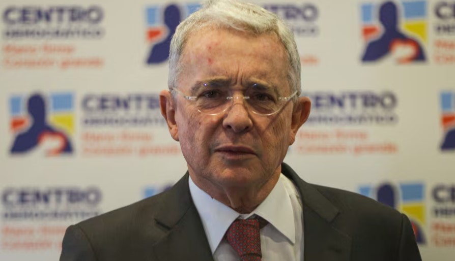 Centro Democrático expresa “tristeza y dolor” por condena contra Álvaro Uribe