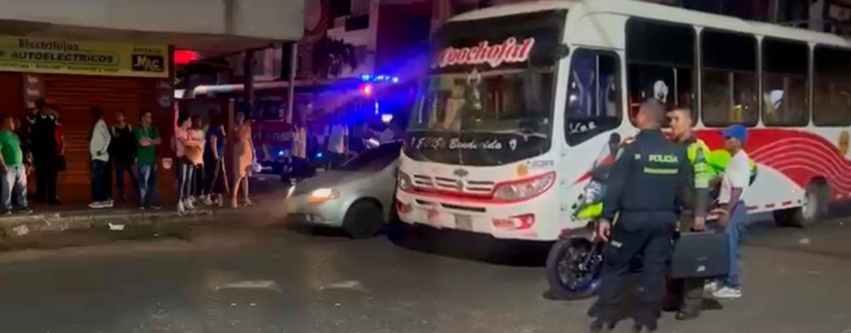 Tragedia en el Centro de Barranquilla: Adulto mayor murió arrollado por bus de Coochofal