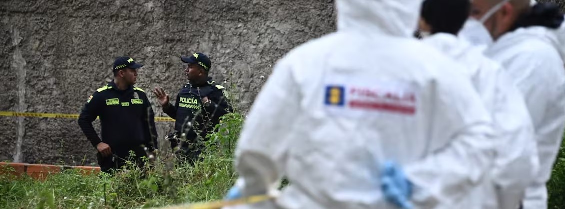 Hallan sin vida a mujer en Juan Mina: habría sido arrojada desde un vehículo y ejecutada a tiros