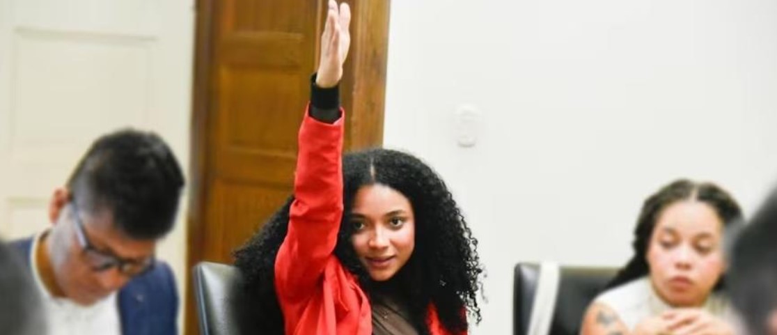 Denuncian favoritismo en el Ministerio de la Igualdad: hermanas Guerrero bajo la lupa