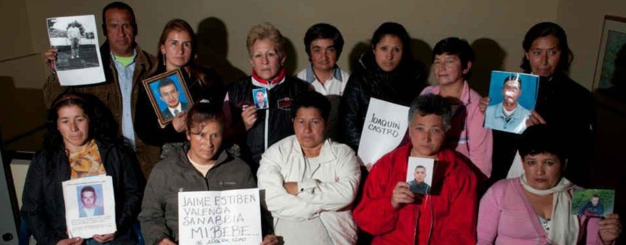 “¿Es muy duro cuando se meten con la familia, no?”: madres de falsos positivos responden a Uribe tras reclamo a jueza