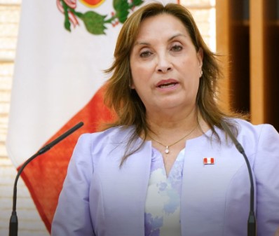 Dina Boluarte descarta disputa limítrofe con Colombia tras declaraciones de Petro
