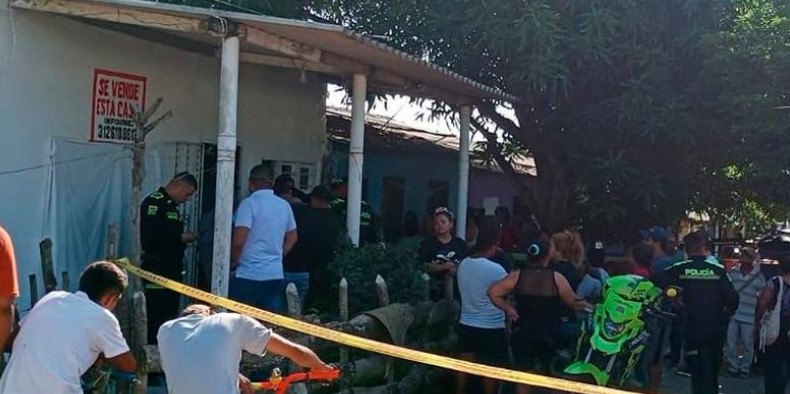 Hallan muerto a hombre con heridas de arma blanca en vivienda de Santo Tomás