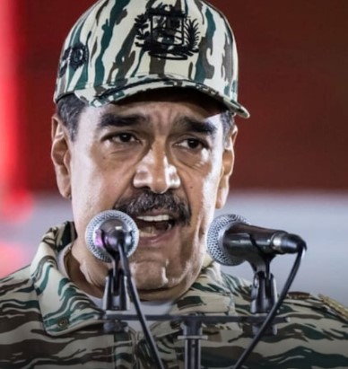 Maduro propone a Petro unir fuerzas militares en la frontera para combatir grupos ilegales