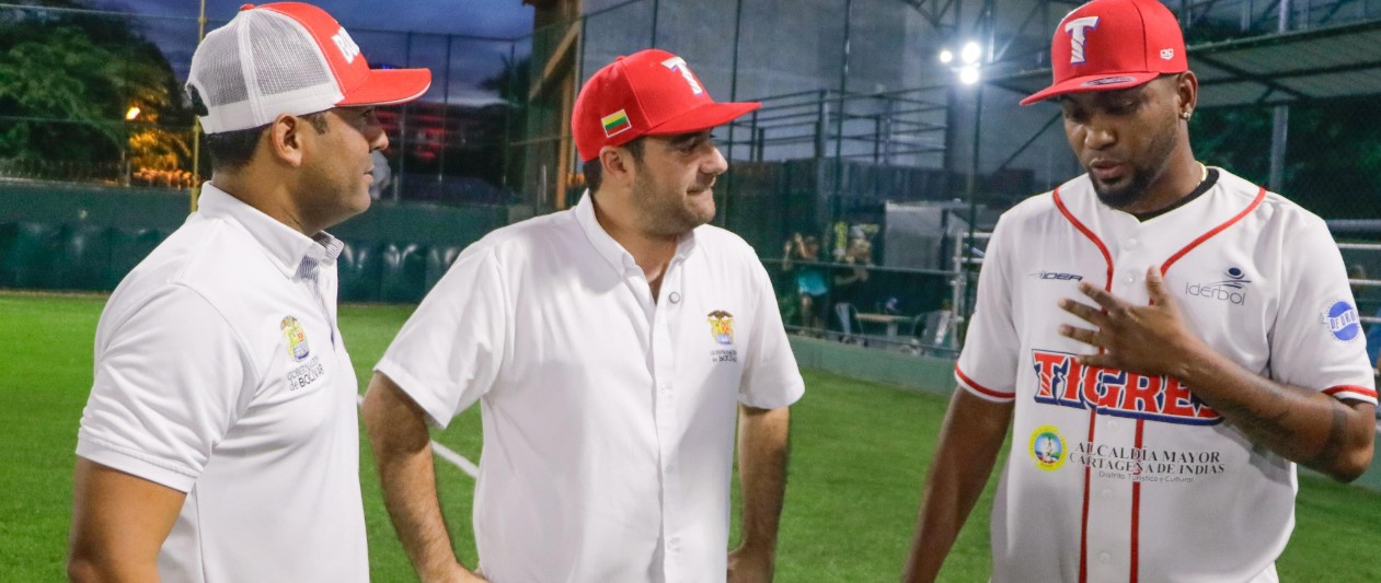 Julio Teherán alista su brazo para lanzar con Tigres de Cartagena