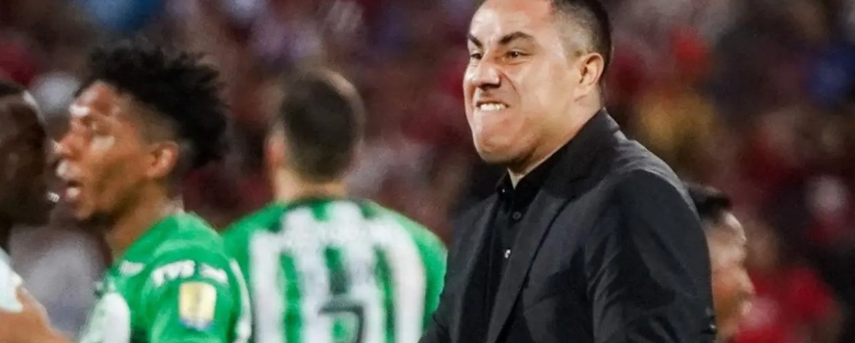 Revocan sanción al técnico de Atlético Nacional, Efraín Juárez, impuesta por inspectora de policía