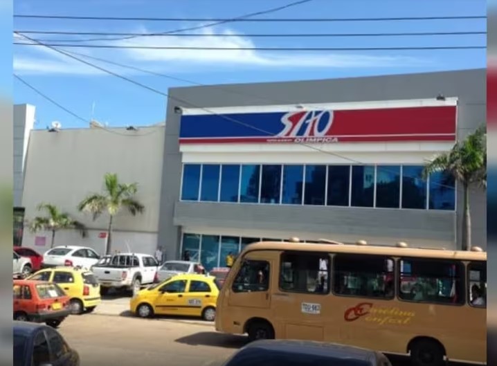 Hallan sin vida a un hombre en baño del supermercado SAO de la 93