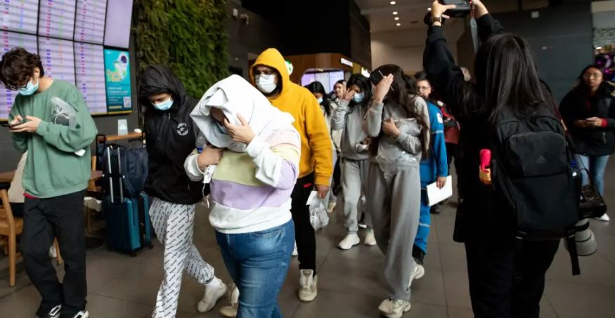 “No es sueño americano, es pesadilla americana”: colombianos deportados relatan su difícil experiencia