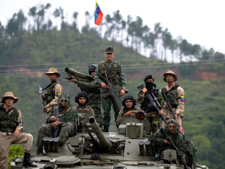 Petro y Maduro coordinan ofensiva militar contra el ELN en la frontera